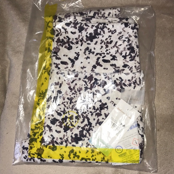 Balance Collection Medium spotted floral spray flint leggings  New in packaging - Picture 4 of 5